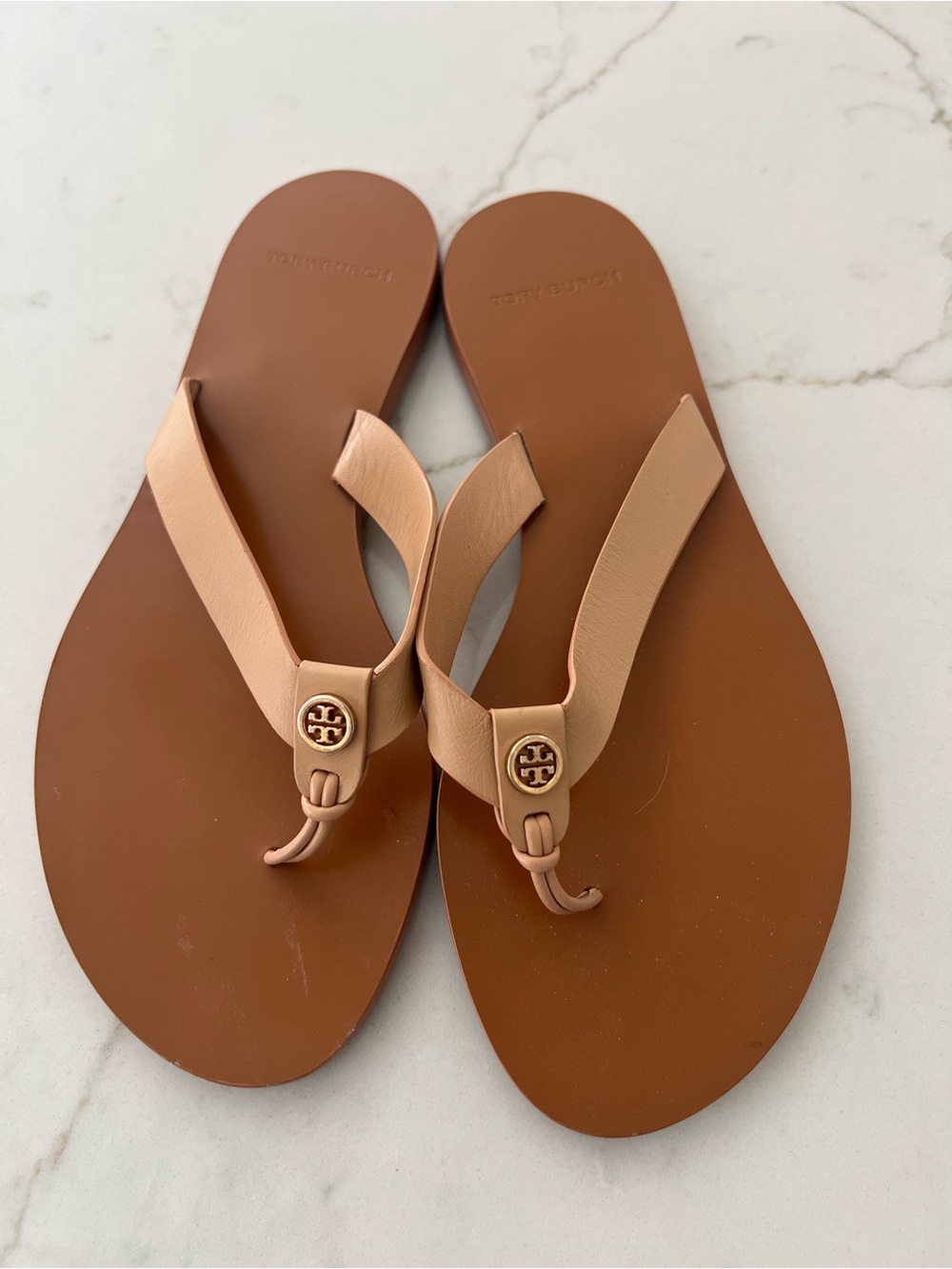 Tory Burch Terra Thong Sandals Womens 7 M Nude Blush Tan Leather Flip Flops Logo